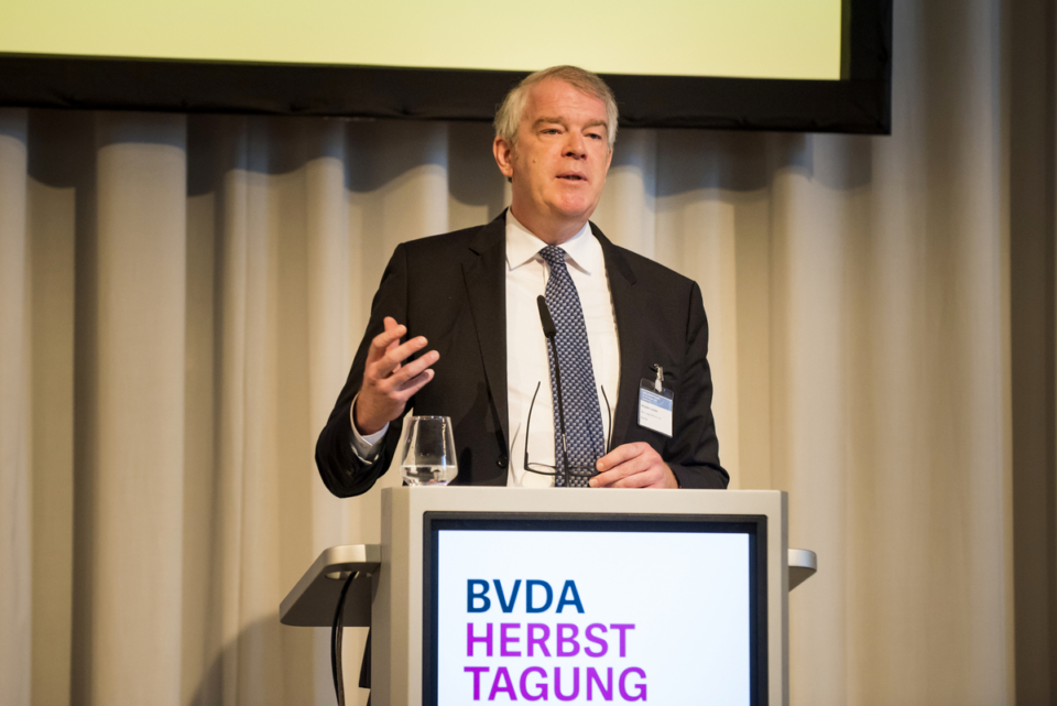 BVDA-Präsident Alexander Lenders eröffnet die Herbsttagung des Verbandes in Saarbrücken. Foto: BVDA / Bernd Brundert
