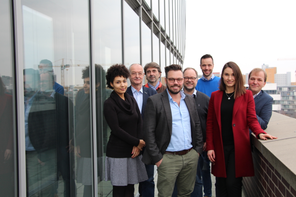 Keine leichte Aufgabe für die diesjährige Durchblick-Jury - hier mit dem stellvertretenden BVDA-Geschäftsführer Sebastian Schaeffer -, aus den zahlreichen Bewerbungen, die Gewinner zu bestimmen. Foto: BVDA