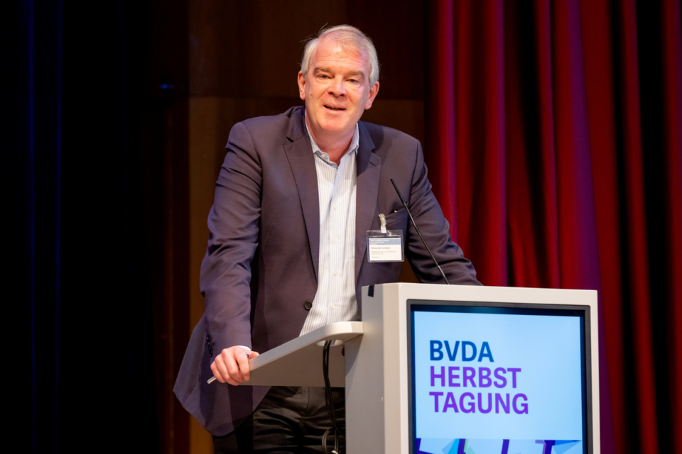 BVDA-Präsident Alexander Lenders eröffnet die Herbsttagung in Heilbronn. Foto: BVDA/Bernd Brundert