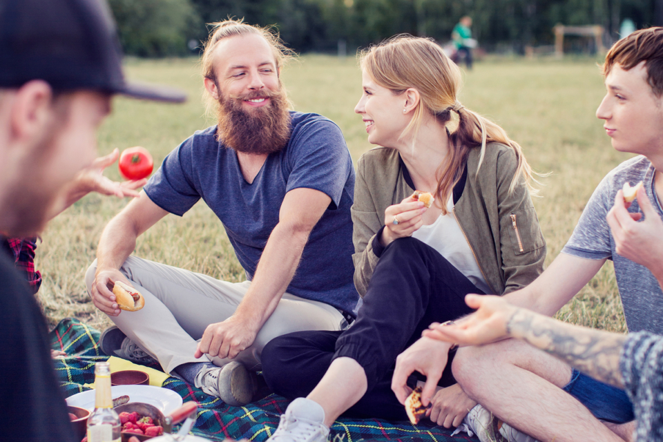 Freizeit und Freunde im Park